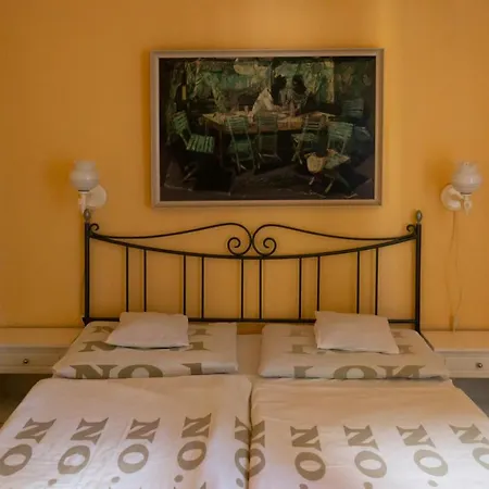 Apartman Zsolnay