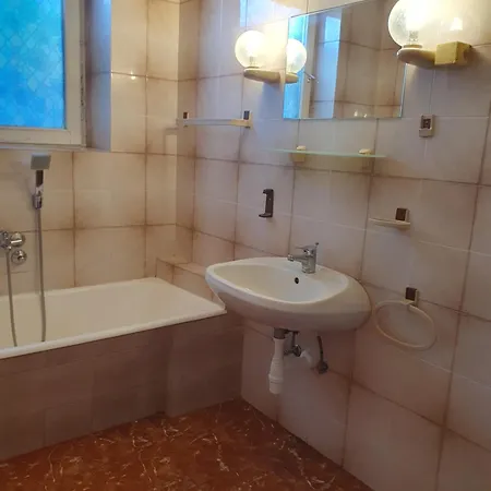 Appartement Zsolnay *