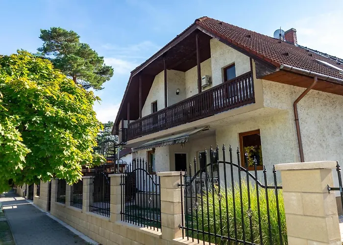 Zsolnay Apartman